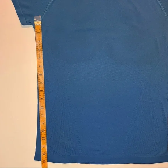 Women’s Athleta Momentum Seamless Tee Mesh Panels Stretch Breathable Sz. S - Picture 12 of 13